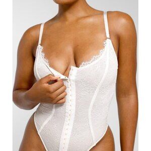 Shapellx Lace Glamour Flawless Fit Thong Bodysuit  size large Ivory white